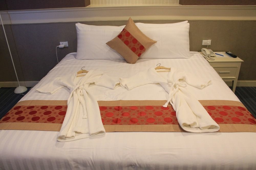 โรงแรมวีวิช V Wish Hotel Khon Kaen Eksteriør billede
