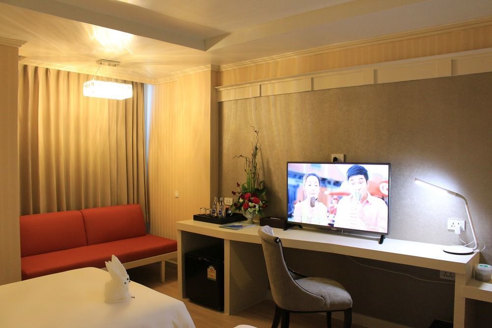 โรงแรมวีวิช V Wish Hotel Khon Kaen Eksteriør billede